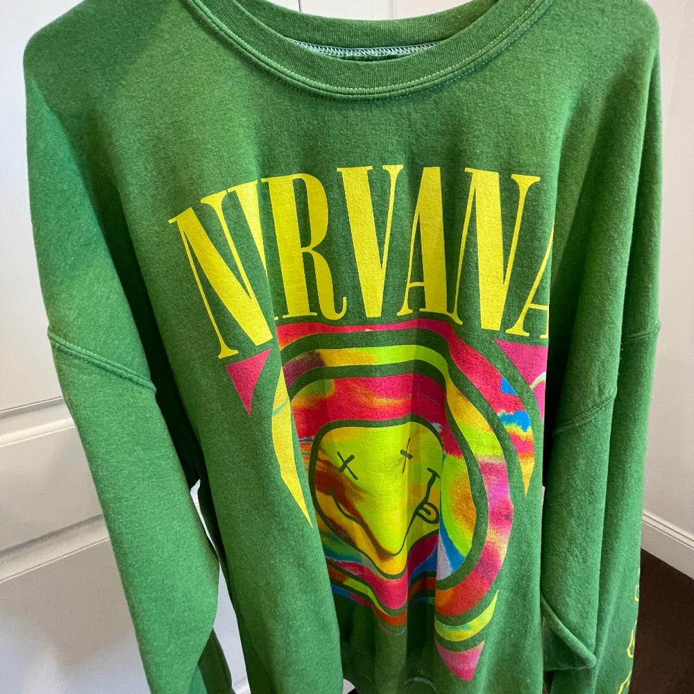 Urban Outfitters S/M Nirvana smile green sweatshirt
